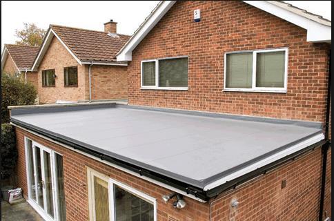 Flat Roof There are 2 main types of roof: Flat roof Advantages: Easy to access and maintain Cheap