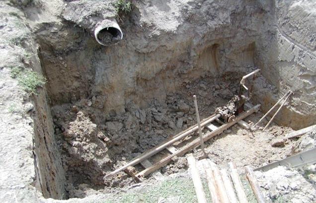 Why We Have Excavation Rules Trench Dimensions: 8 deep, 12 long,