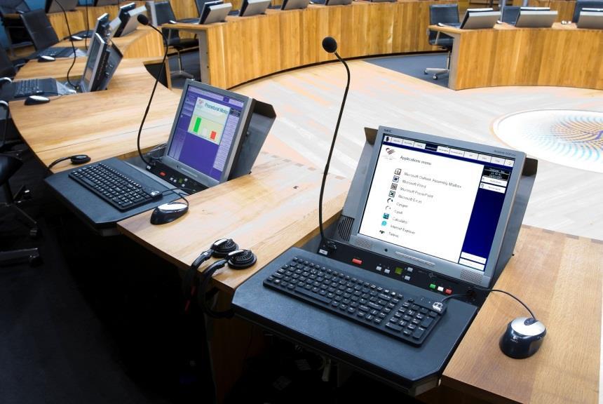 The Members computers Seating arrangements The chair of Plenary meetings (that is, the Presiding Officer or Deputy Presiding Officer normally) sits at the front of the Siambr, facing all Members.