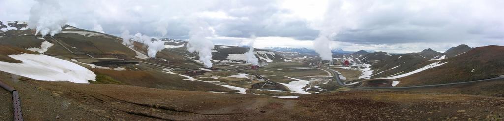 Geothermal energy Hot rocks can be used to heat water Volcanically produced steam can turn a turbine to generate electricity Hydrothermal reservoirs, 200 C or