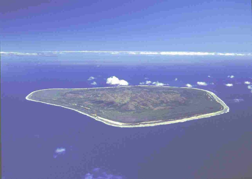 Mangaia,, Cook Islands (example of mixed geology) Some statistics Area = 52 km2 Max height = 170m