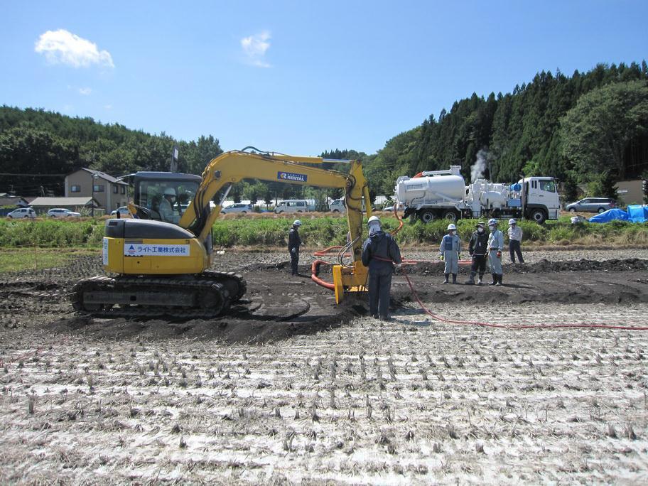 Fukushima: environmental remediation Farmland Pilot Projects Removal of 4 cm of topsoil (4cm) Removal of topsoil using soil hardener (2 cm) Removal of grass and upper