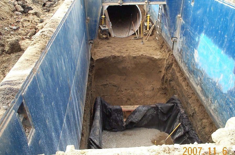 84-inch Sewer Construction Challenges Geotechnical Issues Pipe settlement due to additional load expected to be several inches which would significantly affect slope Much of the construction is in