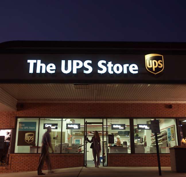 2008 UPS CSR / Economic Prosperity 46 6.7 Provide Value-Added Solutions UPS is often the strongest third-party link between a company and its customers.
