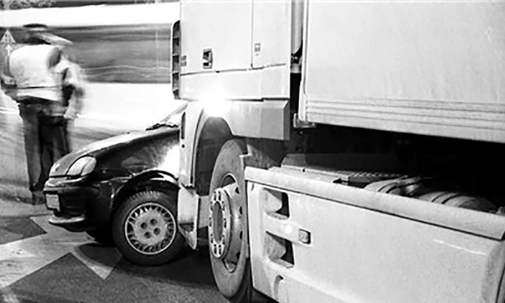 Waiting for an accident? In 2014, the Freight Transport Association reported 575,000 motorists were prosecuted for using a mobile handset or for being otherwise distracted whilst driving.