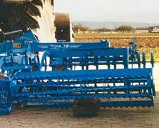 The double crumbler rollers can be supplied in toothed or tubular formats with a diameter of 330 mm at the front and 270 mm at the rear.