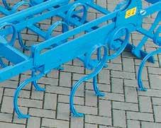 Precise working depth Hydraulic folding Compact transport Parallel linkage of the tine sections guarantees