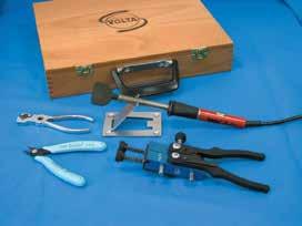 Welding & Fabrication Tools Mini VaR Tool Kit Mini R8 Pliers Components 1. Slider (2 each) 2. Locking bolt 3. Platform 4. Stud bolt (2 each) 5. Clamp bolt (2 each) 6. Clamp (2 each) 7. Locking nut 8.