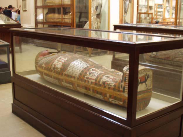 Egyptians found oil 3000BC - Bitumen Head - Medicine - Lubricant - Tomb Robber Fuel 2000