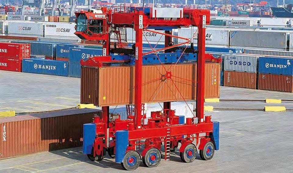 Straddle Carriers (SC) Picking, carrying and stacking containers Ability to transfer, lift and stack