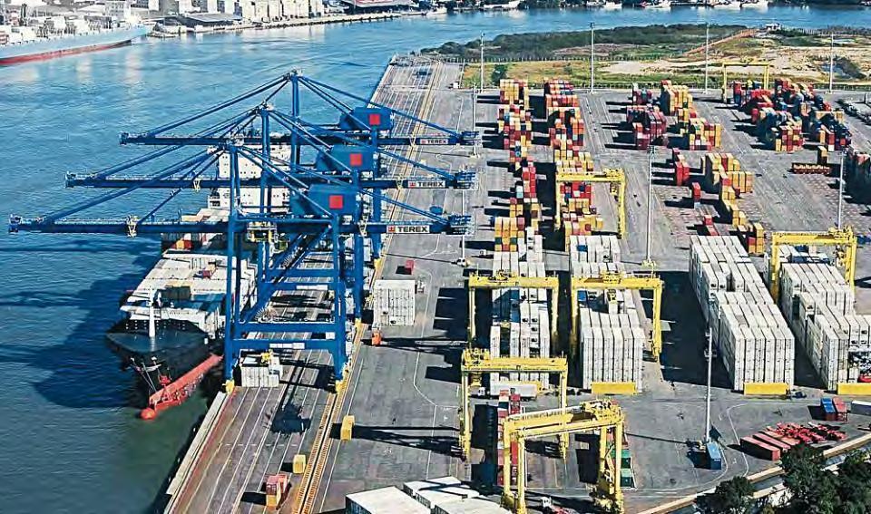 Ship-to-Shore Cranes (STS) Capacities Handling 20 to 45 containers Lifting capacities (under spreader) Up to 65 t, single/twin Up to 120 t, tandem Dimensions Rail span up to 35 m Outreach up to 66 m