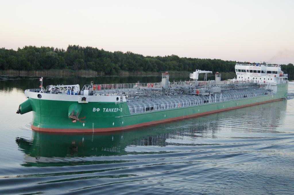 Current shipbuilding projects: 22 river-sea tankers under RST27 project 2011 2013 Customer: