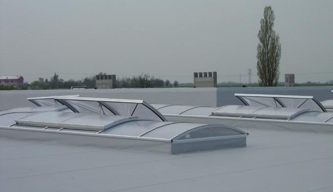 mcr PROLIGHT COUNTINUOUS ROOFLIGHTS STRUCTURE Base Made of galvanised steel sheet, 15-50 cm high, without thermal insulation.
