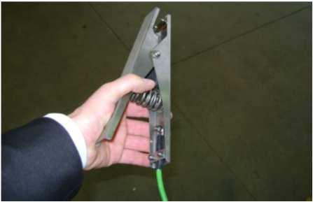 Figure 4-2 Earth cable / clip. Source: BOC o o o Unscrew the tap of the nozzle. Ensure fuel receptacle is clean and not damaged.