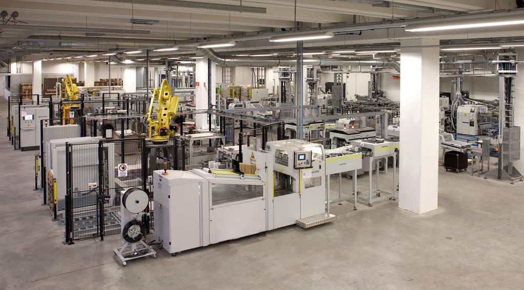 General view of the installation with a total of four RS 36 stackers (four additional stackers can be installed as a backup), two RS 600 log stackers and two RS 400 palletizing robots for stacks and