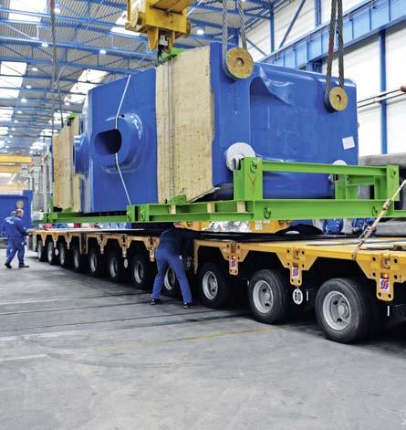 siempelkamp Machinery and Plants 48 49 In May of this year Siempelkamp started what was probably one of the most spectacular heavy component transports from its own factory premises in Krefeld: The