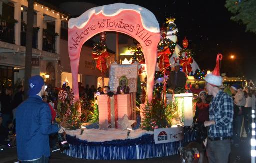 64 th ANNUAL DOWNTOWN SANTA BARBARA HOLIDAY PARADE $7,500 Professional Float Sponsor (Cash Only) Select custom/branded float design (first-come, first-serve basis) VIP placement in parade line-up