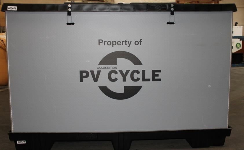 After signature of the contract, PV CYCLE delivers the container) COLLECTION POINT (CTD) The different technologies are separately collected.