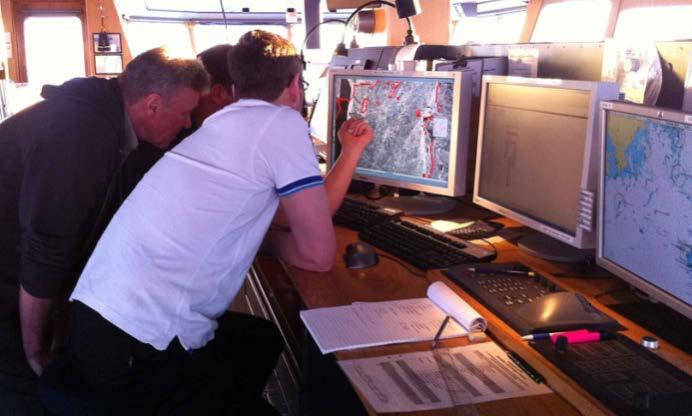 screen is. The ECDIS has no way of displaying the satellite picture on top of the chart information (left image in Fig 1.