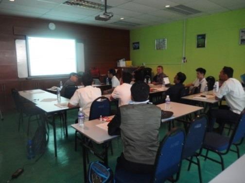 Implementation of Lecturer s Training Session The lecturer training for PBAPP staff was carried out separately with classroom training mainly conducted by engineers and Photo 3.