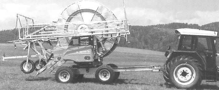Pressurized Irrigation Techniques 9.5 DESIGN CRITERIA AND CONSIDERATIONS The travelling Spray Booms are movable systems and can easily be transferred from one field to another towed by a tractor.