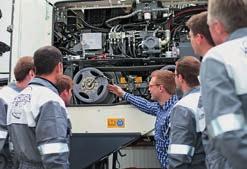 Individual functional components of the machine are explained in detail during hands-on sessions Benefit from our expertise Stationary operating panels enable easy familiarization with the equipment