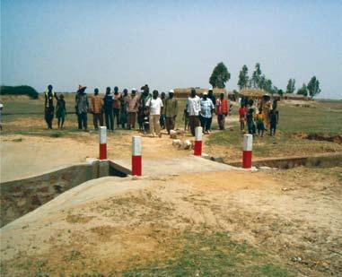 The project supported the Batamani community s rehabilitation of the sluice gate of Débaré pond. 6.