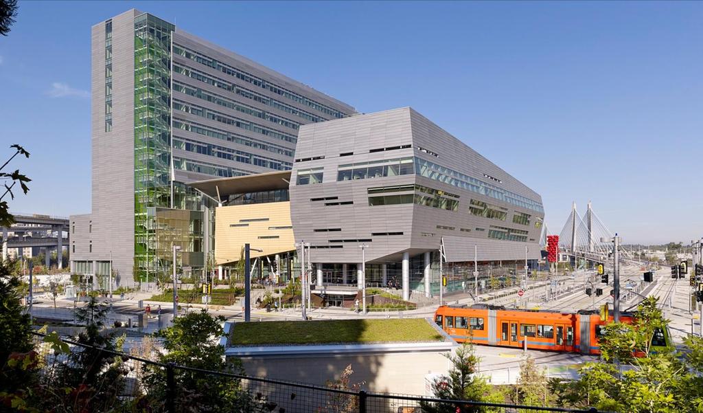 SUSTAINABLE BUILDING IN A COLLABORATIVE ENVIRONMENT Sara Vonde Veld, OHSU Kate Vance,