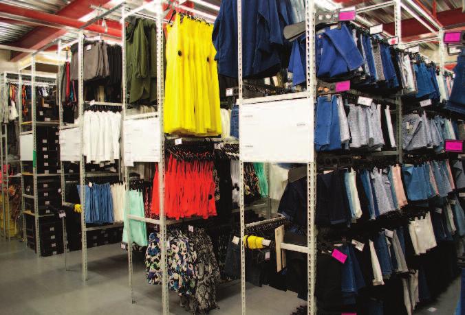 FULLY ADJUSTABLE RETAIL GARMENT HANGING SOLUTION Double Sided Simple beam and upright storage system makes it ideal for retail, stockrooms, laundry operations and workplace clothing storage.