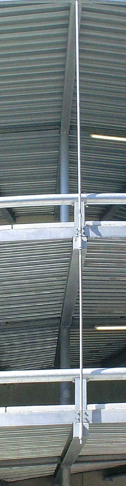 ComFlor 100 ComFlor 100 Strong long span composite profile for non-composite beams ComFlor 100 is a strong long span profile that reduces or eliminates temporary propping whether used on steel,
