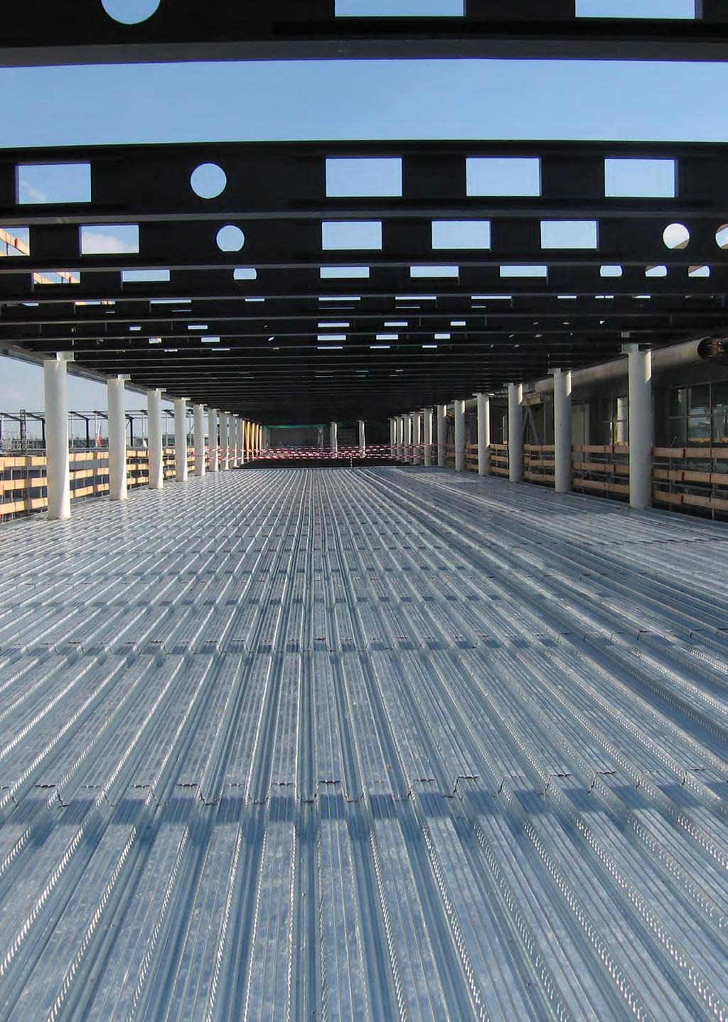 ComFlor 100 Schiphol Airport, Amsterdam Fabricator and decking contractor: :