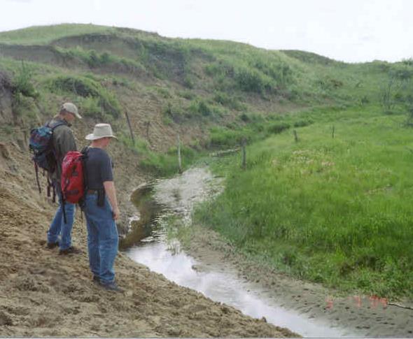 AAFC File photo 11. Stream Channel Incisement How easily can the stream access its floodplain?