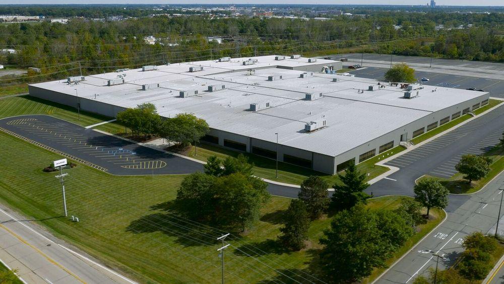 INDUSTRIAL FOR SALE OR LEASE EXCEPTIONAL 300,000 SQ. FT. ADVANCED MANUFACTURING & ENGINEERING FACILITY 7310 Innovation Blvd.
