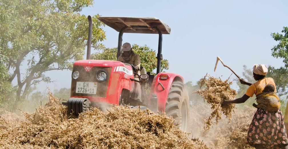 Examining the historical linkages between smallholders, mechanisation and commercial agriculture, Ghana This study aims to explore the widespread uptake of tractor services by smallholder farmers,