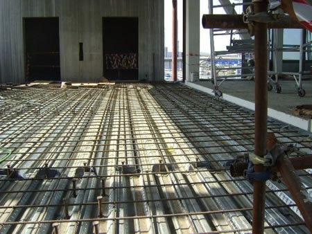 41 Steel deck with reinforced concrete fill Shear load path through reinforced