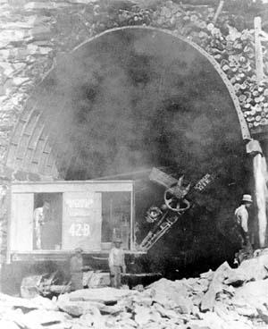 Case Study, 1930 s: Hawk s Nest Tunnel Gauley Mt., W. VA.