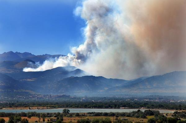 The Fourmile Canyon Fire burning west of Boulder, Colorado in 2010. Credit: Glenn Asakawa, University of Colorado 2014 issue of the journal PLOS ONE.