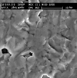 SEM micrographies of samples obtained by sintering at a) 1400 C / 4 h and b) 1500 o C / 4 h.