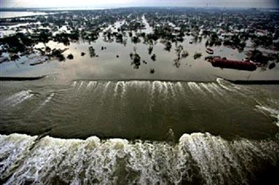 Flood Management: Levees 2005 Hurricane Katrina 2006 California Reacts to Flood Risk