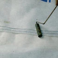 For a proper adhesion to the wall the use of a roller (fig. B) is recommended. A.