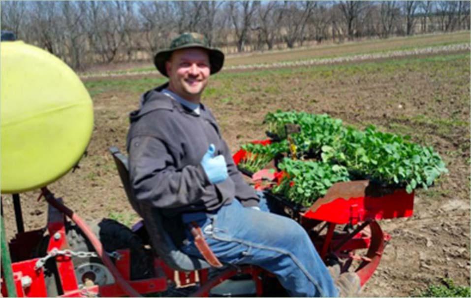 STAKEHOLDER ENGAGEMENT PILOT PURCHASES Source: Amazing Grace Family Farm Amazing Grace Farm: fresh broccoli for V Marchese Introduced to Sharing Spaces Kitchen (Prairie du Chein, WI) at Procurement
