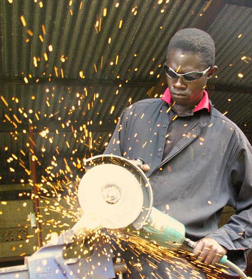 Fabrication and Welding Apprenticeship Framework Level: 2 Standard* Level: 3 Course Duration: 18 months Course Duration: 2 years Those who wish to start a career within fabrication and welding