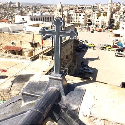 The main support of the crosses are made of welded hot dipped galvanized steel plates with a thickness of 5mm forming an I section. 2.