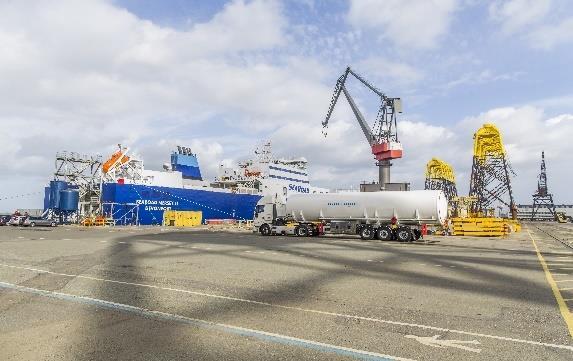 first dredger with an LNG engine Wes