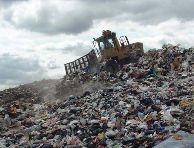The Landfill Directive is one of the instruments in EU Waste Policy According to the Landfill Directive (1999/31/EC) biodegradable municipal waste going to landfills must be reduced: to 35 % of the
