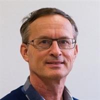 Module leader Module 1 Plant breeding and selection: basic principles and simple traits Rients Niks studied Plant Breeding at Wageningen University, and obtained his PhD degree in 1983 on partial