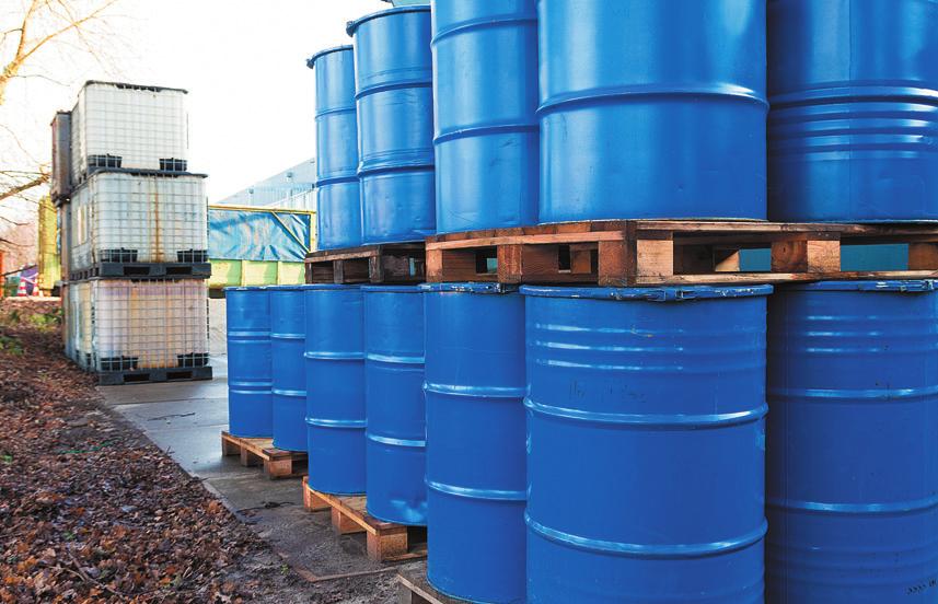 PETROLEUM REFINERY WASTE MANAGEMENT AND MINIMIZATION Executive summary Optimized, effective waste management is integra to petroeum refinery operations.