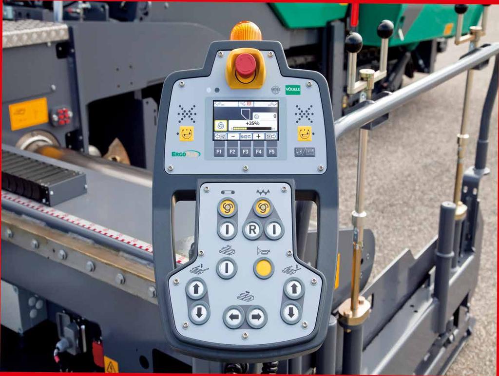 With ErgoPlus 3, the screed operator has the process of paving at his fingertips. All functions are easily comprehensible and all controls are clearly arranged.