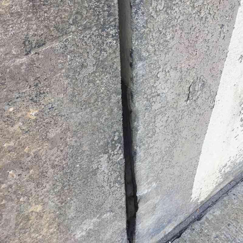 SITE RETAINING WALLS Location/Instance Quantity 15 CAST IN PLACE CONCRETE: DETERIORATED EXPANSION JOINT Along