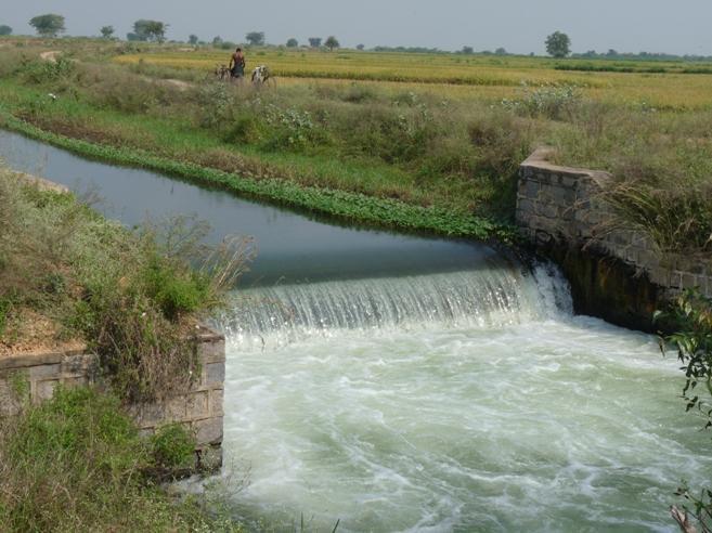 or streams in the village and 50 % is under the middle one. The village has 400 acres under the canal with paddy crop and other 100 acres under Jonnalagadda Vagu, where the drain water is collected.